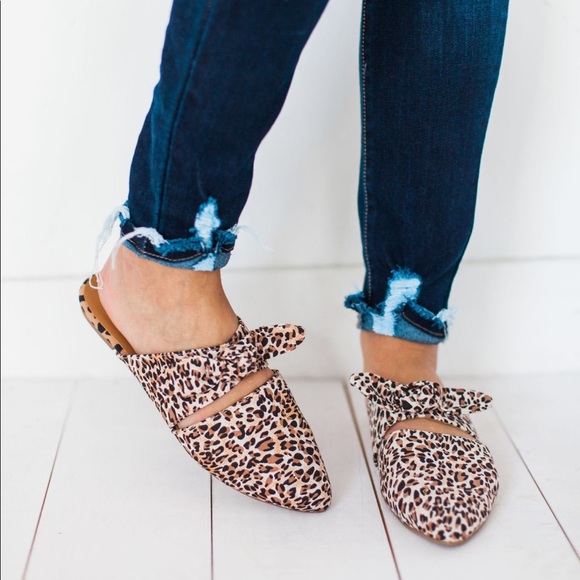 🐆🐆 Tan Leopard Mule Slide Flats - Picture 7 of 8